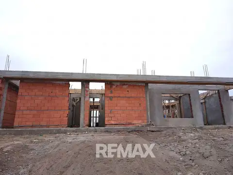 Casa 5 ambientes con 2 baños