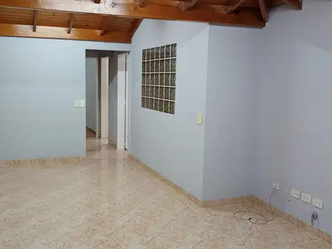 Depto Tipo Casa en Alquiler de 3 ambientes