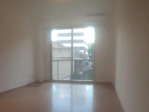 ALQUILER 2 AMBIENTES. ZONA RESIDENCIAL