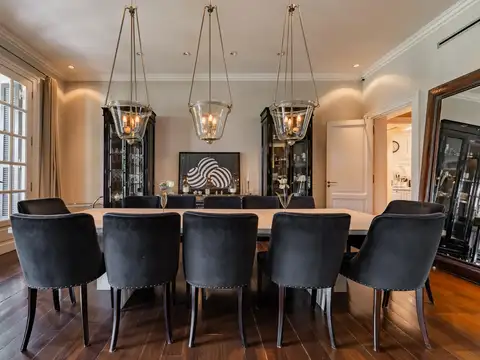 Casa 10 ambientes con 5 baños