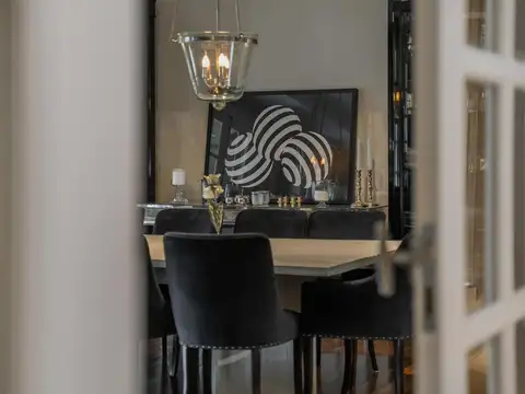 Casa en Venta con 4 cocheras