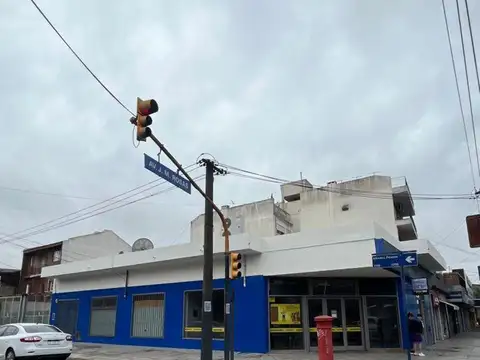 Excelente Local Comercial en Venta - Importante Renta