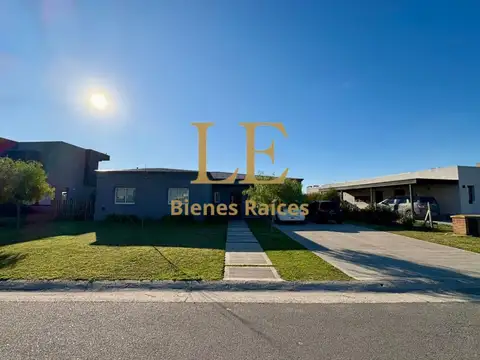 CASA EN  SAN SEBASTIAN AREA 8