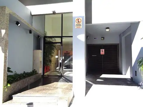 1 AMBIENTE DIVISIBLE FRENTE -COCINA SEPARADA