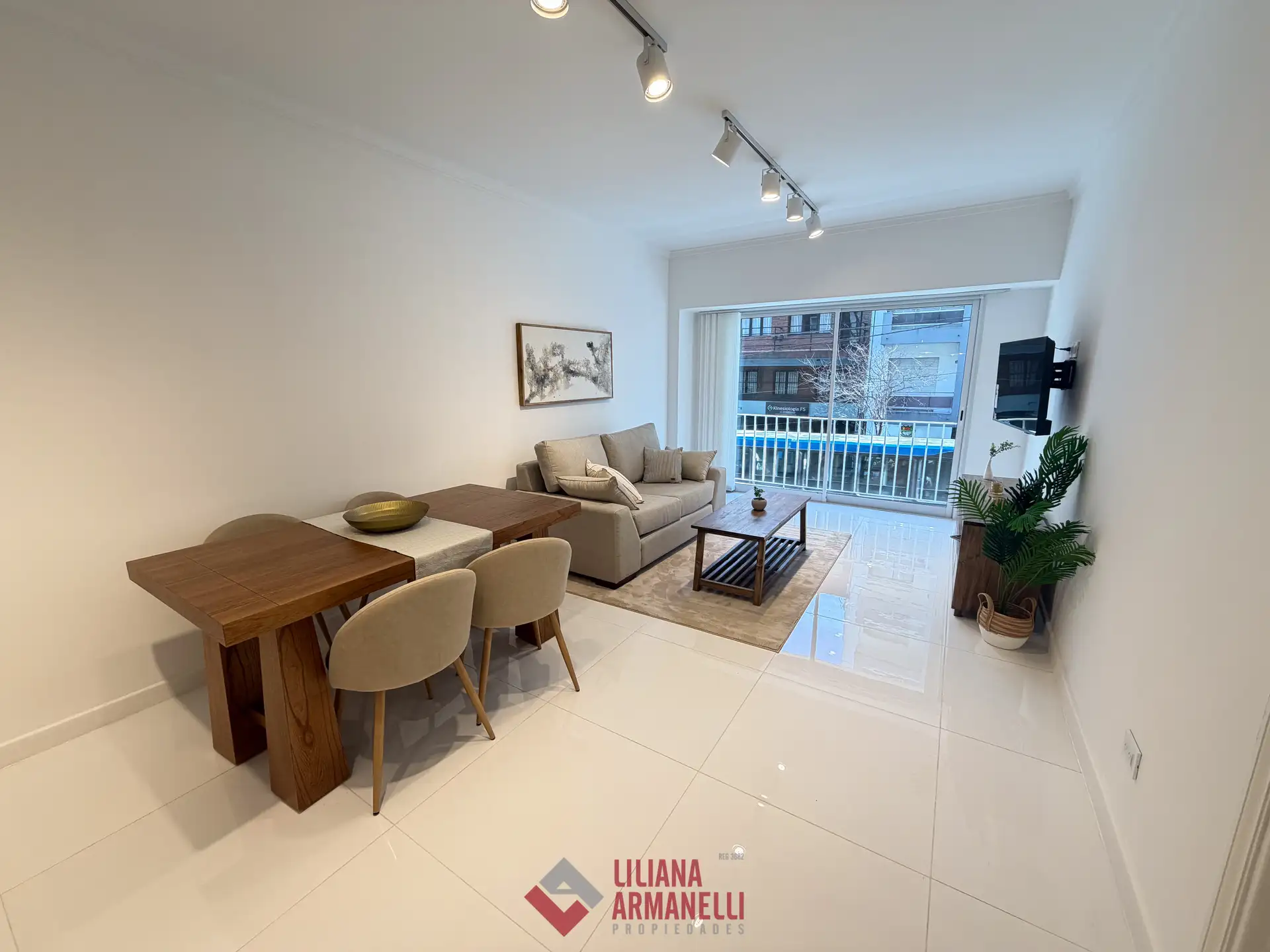 Depto 3 amb, 72m² reciclado con balcón — Centro