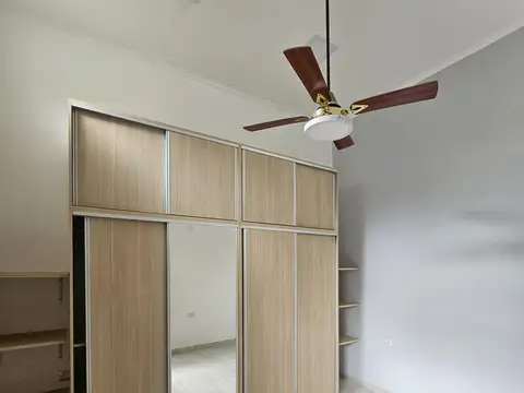 Av. Alberdi  al 1000, casa interna reciclada a nueva con quincho en terraza