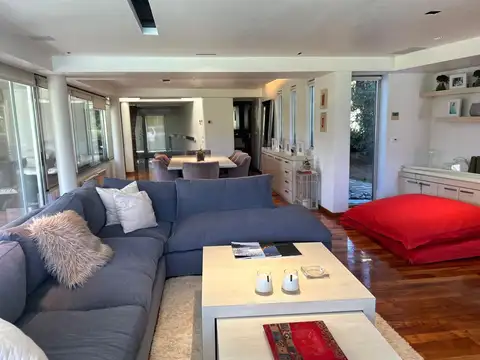 Casa en Venta en Abril Club De Campo, USD 1.400.000