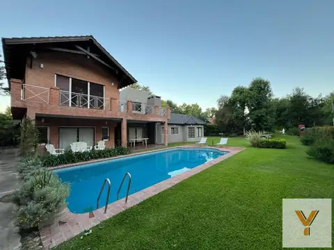 Casa en venta - 4 Dormitorios 3 Baños - Cochera - Los Cardales