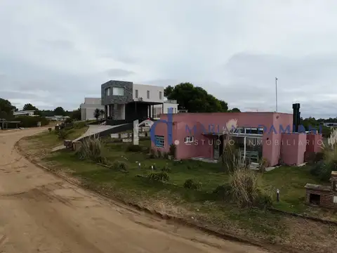 Casa 4 Dormitorios con Pileta en Venta en Costa Esmeralda Barrio Ecuestre