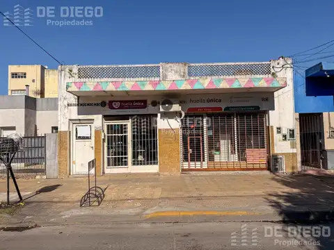 En venta propiedad en Block 2 departamentos y 2 locales Polvorines Malvinas Argentinas