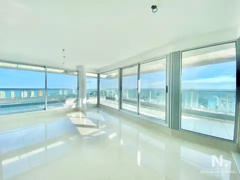 PentHouse de dos dormitorios en venta, Punta del Este.