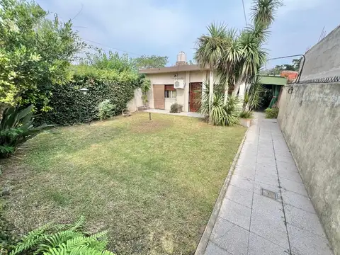 CASA PH EN VENTA 3 DORMITORIOS CON PATIO EN VARELA