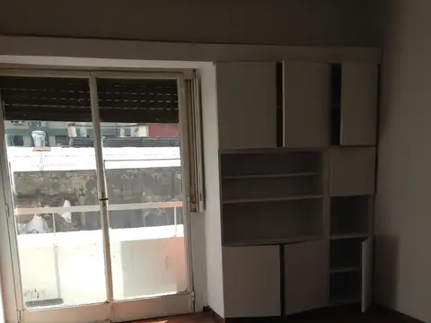 Av. Rivadavia 3500, Piso 4