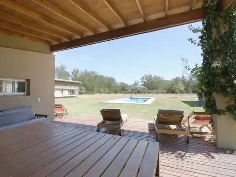 Casa 4 ambientes con 3 baños