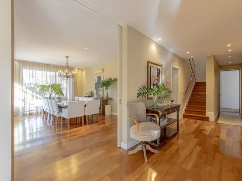 Casa 6 ambientes con 7 baños