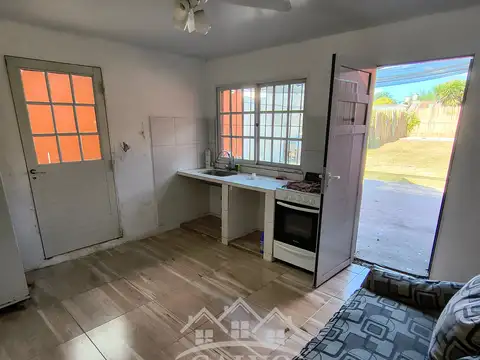 Casa 3 ambientes con 1 baño