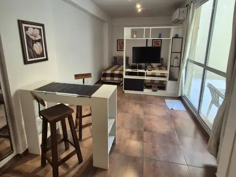 Monoambiente con amplio Patio apto parrilla