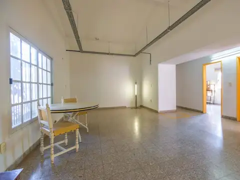 Venta Casa 4 ambientes con galpon Lomas de Zamora