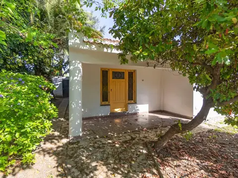 Venta Casa 4 ambientes con galpon Lomas de Zamora