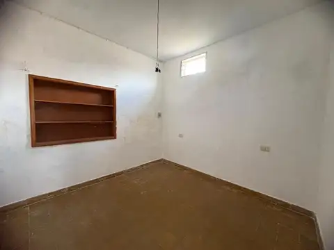 Valentin Alsina 1500, Piso UF