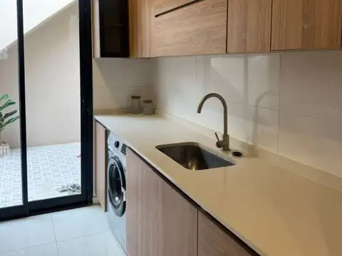 Depto Tipo Casa 4 ambientes con 3 baños