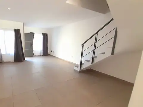 Casa en Alquiler en Villa Adelina, $ 2.000.000