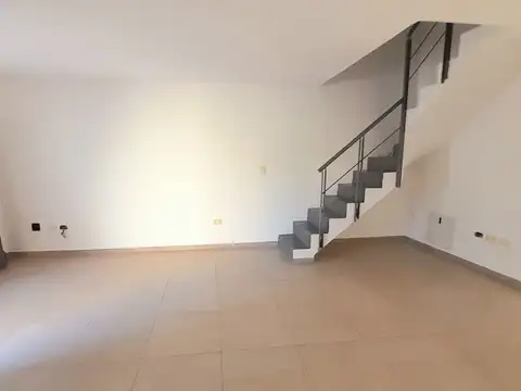 Casa 5 ambientes con 4 baños