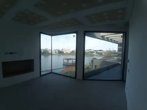 Casa 6 ambientes con 4 baños