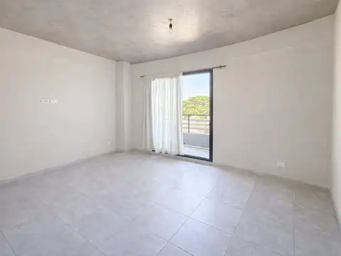 DEPARTAMENTO 2 AMB BALCON AL FRENTE IMPECABLE  