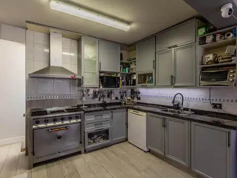 Casa 5 ambientes con 2 baños