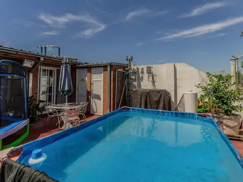 VENTA CASA LOTE PROPIO 5 AMB CON COCHERA Y TERRAZA EN IMPECABLE ESTADO APTO CREDITO