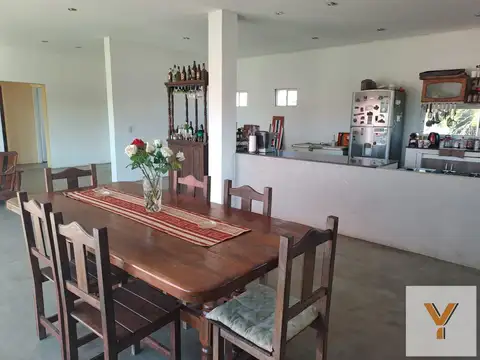 Casa en Venta con 4 cocheras