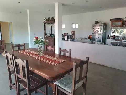 Casa en Venta con 4 cocheras