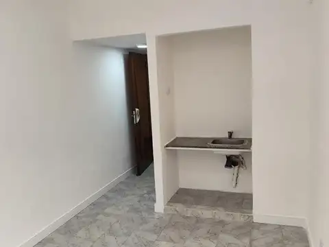 Teniente General Juan Domingo Perón 2600, Piso 2