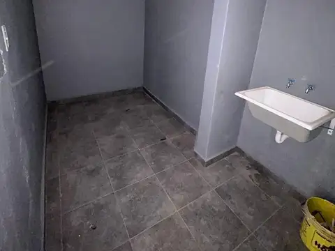 Galpon en Venta en Valentin Alsina, USD 485.000