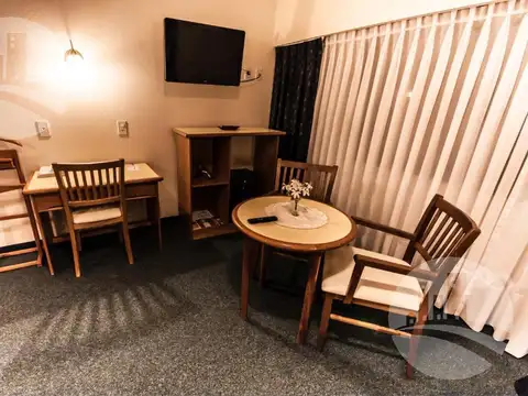 Hotel 80 hab. 3*