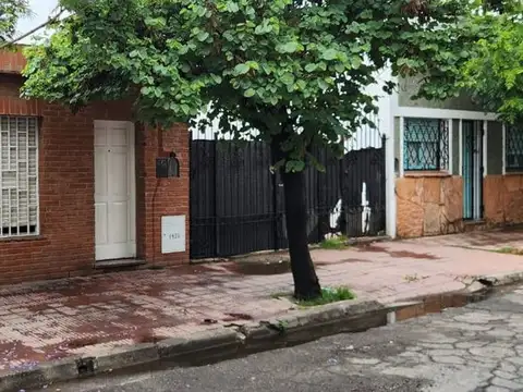 VENTA DE CASA + DEPARTAMENTO EN B° TALLERES ESTE