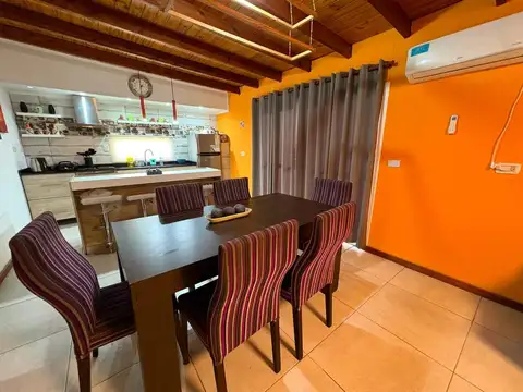 ALQUILER CASA 2 DORMITORIOS CON COCHERA ROLDAN