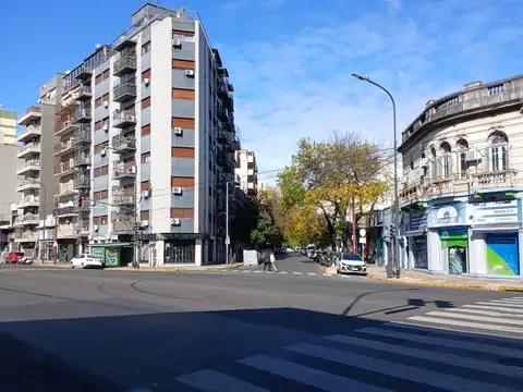 Hermoso departamento en fonrouge  esquina Rivadavia