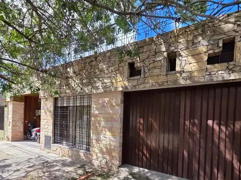 Casa 3 ambientes - Ituzaingó