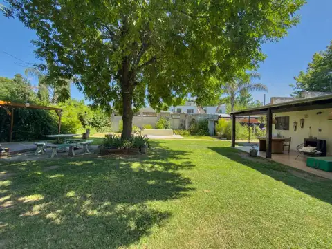 CASA EN VENTA CITY BELL 3 DORMITORIOS Y PARQUE