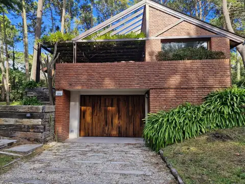 CASA EN VENTA EN CARILO, COSTA ARGENTINA, BUENOS AIRES