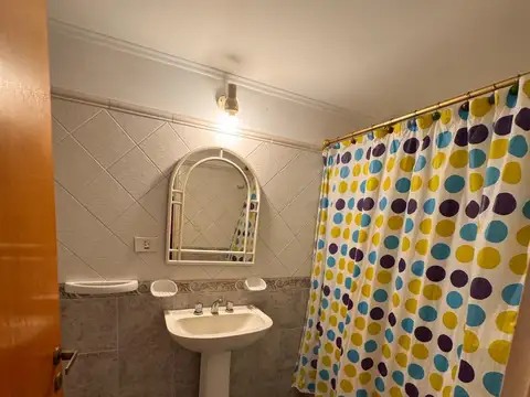 Casa 3 ambientes con 2 baños