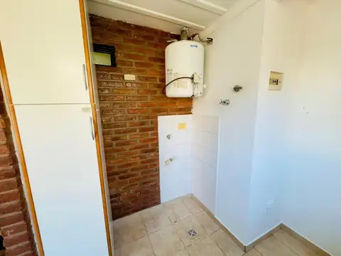Departamento impecable en planta alta
