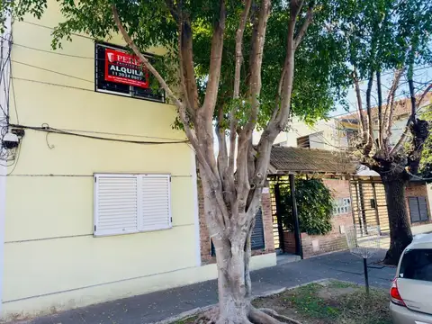 Departamento impecable en planta alta