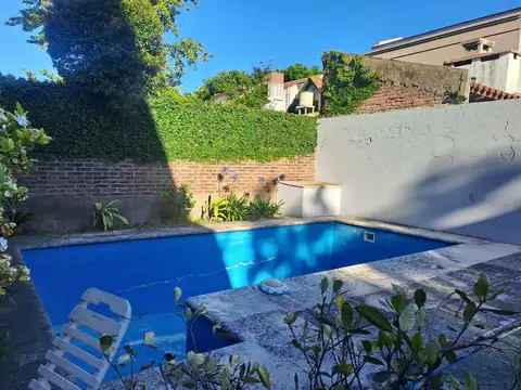 Casa en Venta con 3 cocheras