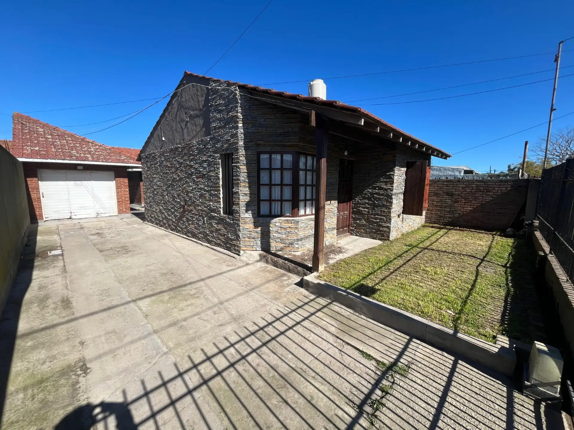 Chalet multifamiliar en lote propio barrio Faro