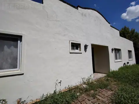 Venta  Casa,  4 dormitorios, 2 baños,  Parque Sakura. Manuel Gálvez al 500,  Exaltación de la Cruz, Apta Crédito