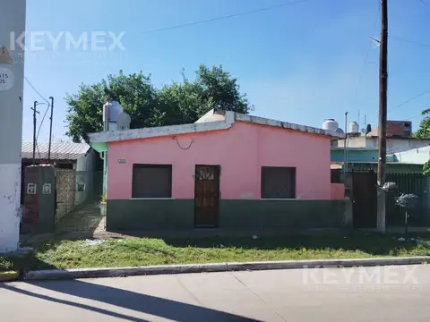 Casa en Venta de 4 ambientes en Gonzáles Catan