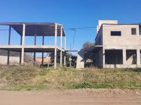 Av 13 de Caballeria Oeste y Bolivar 100